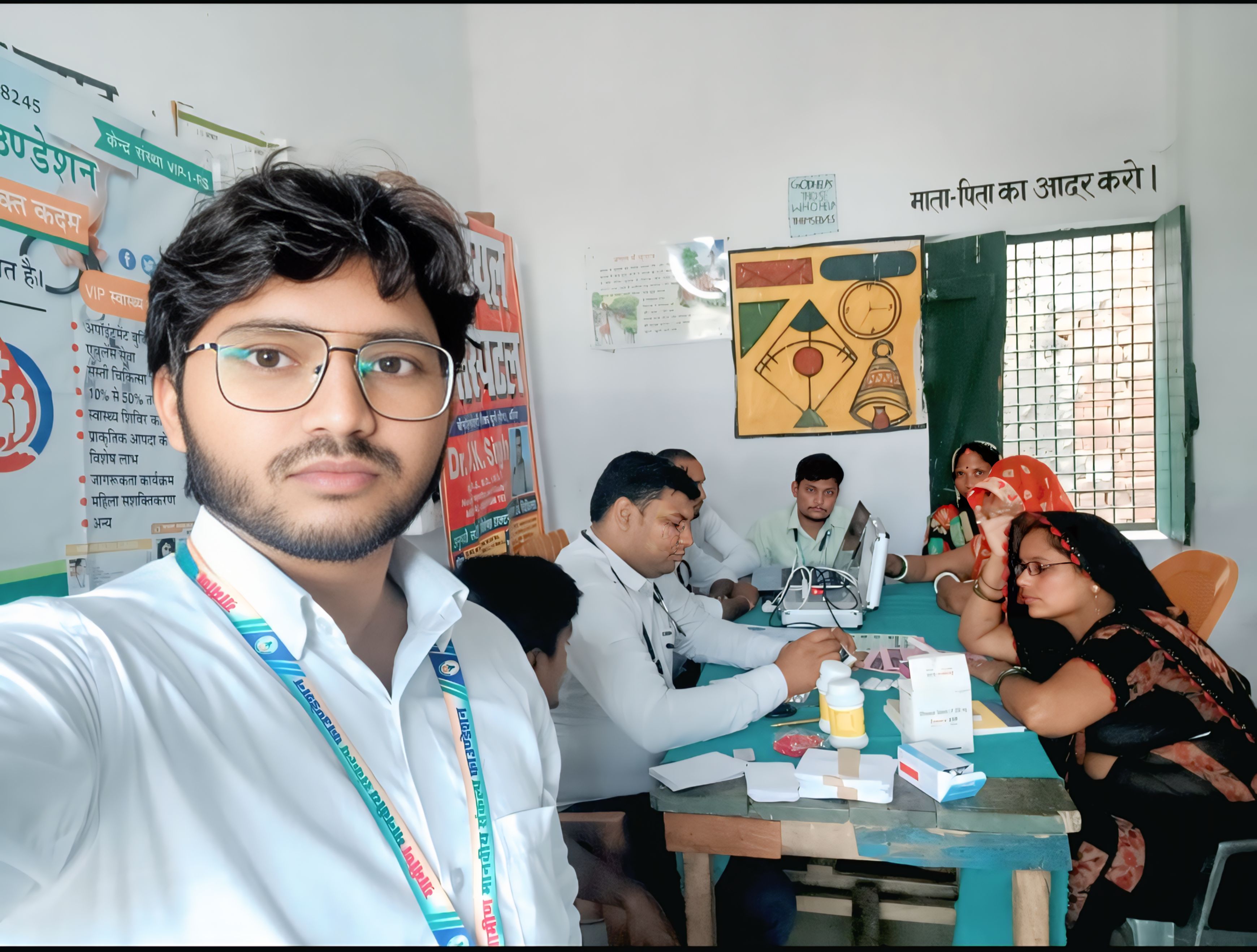 निःशुल्क शिविर जाच एवं निःशुल्क दवा वितरण